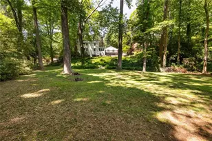 445 Forest Hills Dr NE, Sandy Springs, GA 30342 - Photo 4