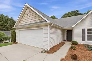 8790 Bay Creek Ln, Gainesville, GA 30506 - Photo 4