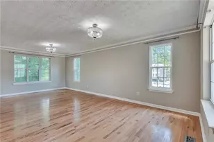11105 Abbotts Station Dr, Duluth, GA 30097 - Photo 10