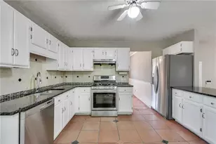 11105 Abbotts Station Dr, Duluth, GA 30097 - Photo 16