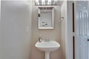 11105 Abbotts Station Dr, Duluth, GA 30097 - Photo 14