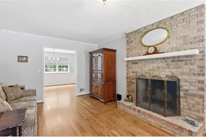 4700 Andalusia Court, Dunwoody, GA 30360 - Photo 4