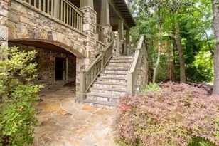 1370 Rock Springs Cir NE, Atlanta, GA 30306 - Photo 10