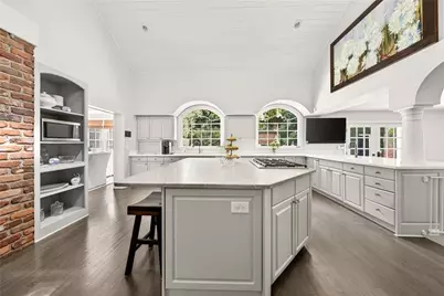 3650 Dumbarton Road NW, Atlanta, GA 30327 - Photo 10