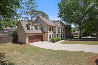 2351 Netherstone Drive NE, Marietta, GA 30066 - Photo 2