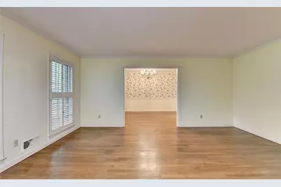 1571 Rochelle Court, Dunwoody, GA 30338 - Photo 6