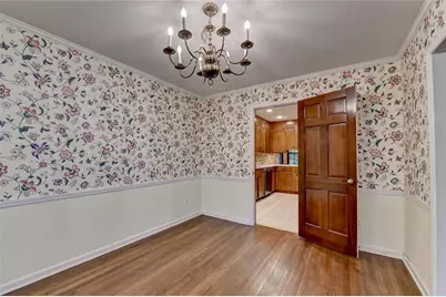 1571 Rochelle Court, Dunwoody, GA 30338 - Photo 8
