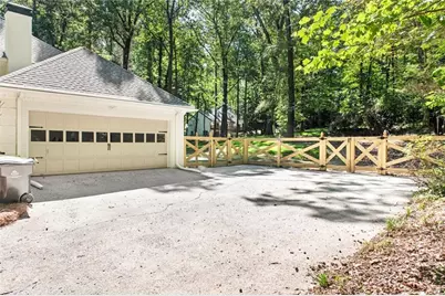 1080 Willow Bend, Roswell, GA 30075 - Photo 8