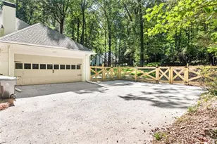 1080 Willow Bend, Roswell, GA 30075 - Photo 8