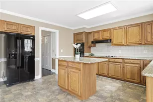 450 Renee Cir, Roswell, GA 30075 - Photo 10