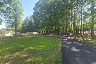 1480 Azalea Dr, Lawrenceville, GA 30043 - Photo 6