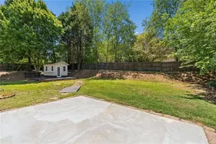 1950 Blackhawk Trail, Lawrenceville, GA 30043 - Photo 30