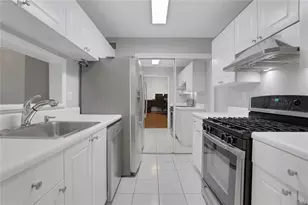 407 NE Summit North Dr NE, Atlanta, GA 30324 - Photo 14