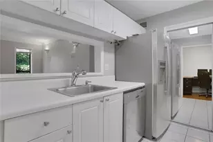 407 NE Summit North Dr NE, Atlanta, GA 30324 - Photo 16
