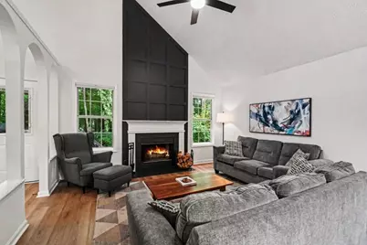 2823 Candler Run SW, Marietta, GA 30064 - Photo 2
