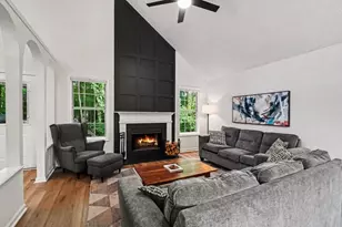 2823 Candler Run SW, Marietta, GA 30064 - Photo 2