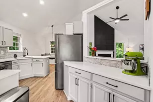2823 Candler Run SW, Marietta, GA 30064 - Photo 18