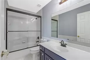 915 Martin Field Dr, Lawrenceville, GA 30045 - Photo 20