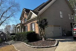 905 Misty Wood Ln, Suwanee, GA 30024 - Photo 2