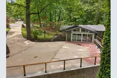 3327 Hickory Point, Gainesville, GA 30506 - Photo 4
