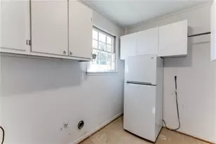 6395 Colewood Ct, Atlanta, GA 30328 - Photo 16