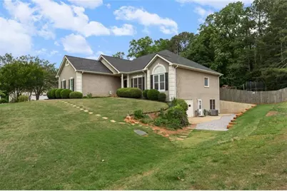 122 Crescent Drive, Newnan, GA 30265 - Photo 4