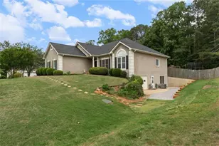 122 Crescent Dr, Newnan, GA 30265 - Photo 4