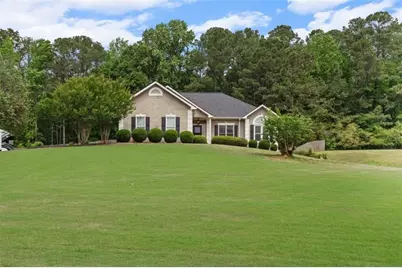 122 Crescent Drive, Newnan, GA 30265 - Photo 2