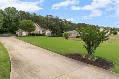 122 Crescent Drive, Newnan, GA 30265 - Photo 6