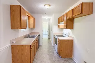 182 Livingston Ln, Covington, GA 30016 - Photo 2