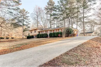 123 Creek Circle, Stockbridge, GA 30281 - Photo 2