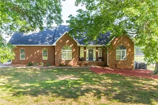 75 W Ridgeway Rd, Maysville, GA 30558 - Photo 2
