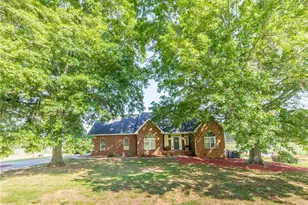75 W Ridgeway Rd, Maysville, GA 30558 - Photo 16