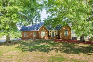 75 W Ridgeway Rd, Maysville, GA 30558 - Photo 1