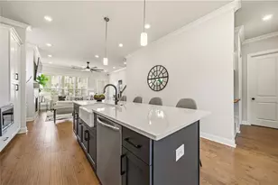 1053 Harvest Park Ln, Suwanee, GA 30024 - Photo 10
