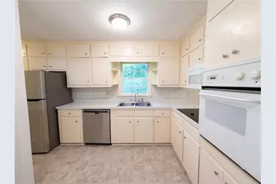 3722 Lindley Circle, Powder Springs, GA 30127 - Photo 8