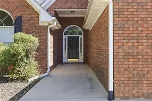 2820 Meadow Gate Way, Loganville, GA 30052 - Photo 4