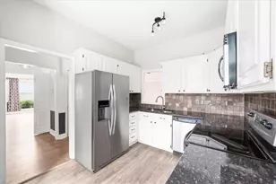 2938 Crosswycke Forest Dr NE, Atlanta, GA 30319 - Photo 4