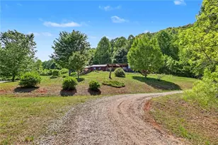 306 Frontier Rd, Tiger, GA 30576 - Photo 2