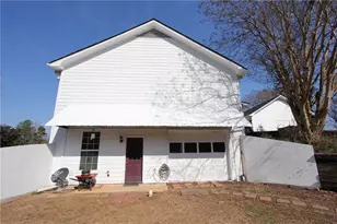 818 Springlake Rd, Lawrenceville, GA 30045 - Photo 2