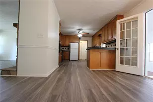 818 Springlake Rd, Lawrenceville, GA 30045 - Photo 8