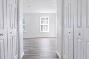 818 Springlake Rd, Lawrenceville, GA 30045 - Photo 12