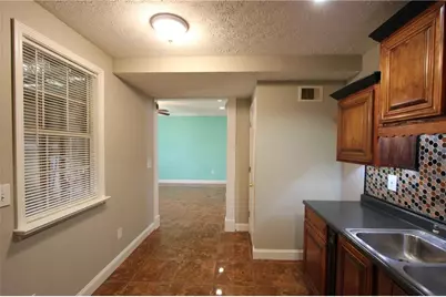 818 Springlake Road, Lawrenceville, GA 30045 - Photo 10