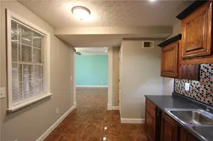 818 Springlake Rd, Lawrenceville, GA 30045 - Photo 10