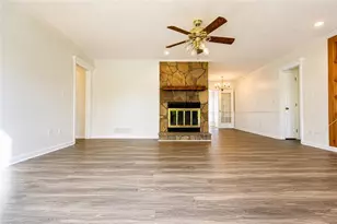 818 Springlake Rd, Lawrenceville, GA 30045 - Photo 2