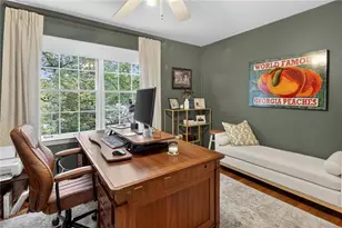530 Forest Hills Dr, Atlanta, GA 30342 - Photo 16