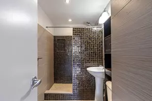 2285 Peachtree Rd NE, Atlanta, GA 30309 - Photo 18