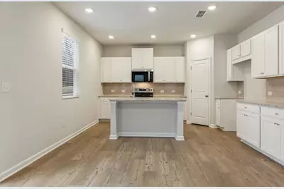 5104 Union Heights Way, Flowery Branch, GA 30542 - Photo 4