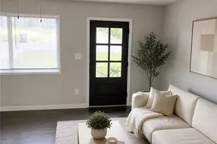 3226 Cloverhurst Dr, East Point, GA 30344 - Photo 4