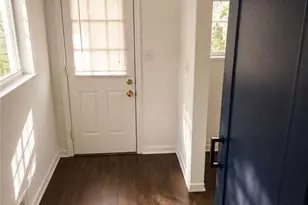 3226 Cloverhurst Dr, East Point, GA 30344 - Photo 10